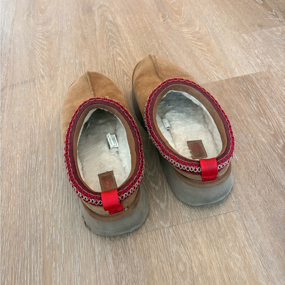 UGG Tasman: Chestnut with Red Trim - Picture 3 of 5